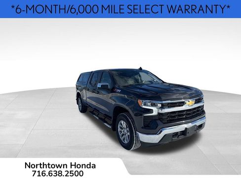 Used 2022 Chevrolet Silverado 1500 LT w/ Z71 Off-Road Package image 2