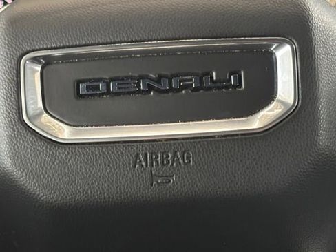 Used 2025 GMC Canyon Denali AWD/4WD image 11