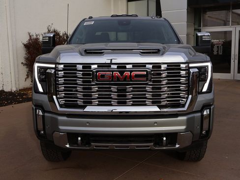 New 2026 GMC Sierra 3500 Denali w/ Denali Reserve Package image 6
