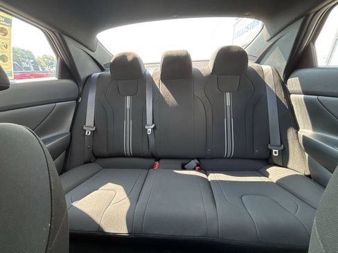 Used 2025 Hyundai Elantra Sport FWD image 24