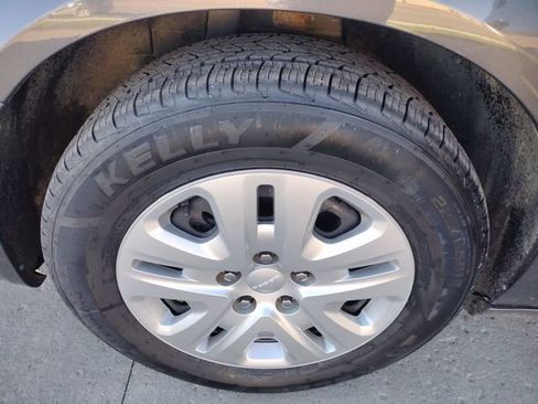 Used 2019 Dodge Grand Caravan SE w/ UConnect Hands-Free Group image 28