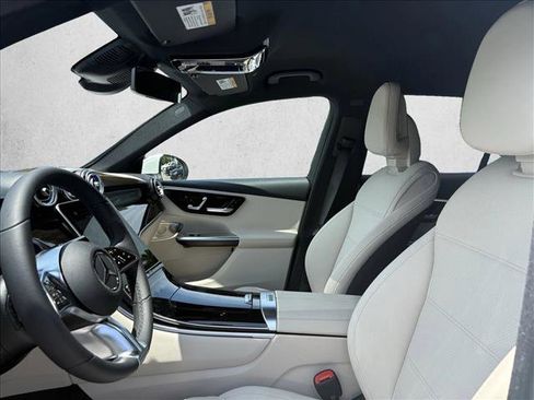 Used 2025 Mercedes-Benz GLC 300 image 16