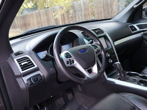 Used 2015 Ford Explorer XLT w/ Equipment Group 202A image 15