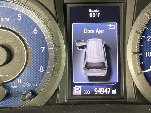 Used 2017 Toyota Sienna XLE w/ XLE Navigation Package AWD/4WD image 19