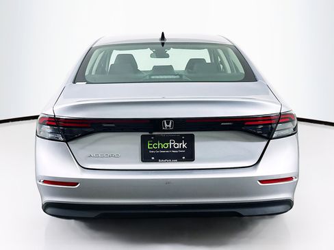Used 2025 Honda Accord SE image 7
