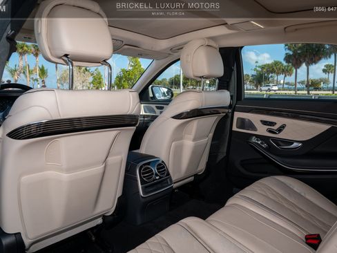 Used 2019 Mercedes-Benz S 560 Sedan image 23