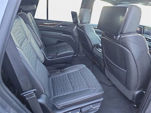 Used 2021 Cadillac Escalade Sport Platinum w/ LPO, ONYX Package image 13