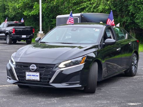 Used 2025 Nissan Altima 2.5 SV FWD image 5