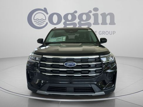 New 2026 Ford Explorer Active RWD image 8