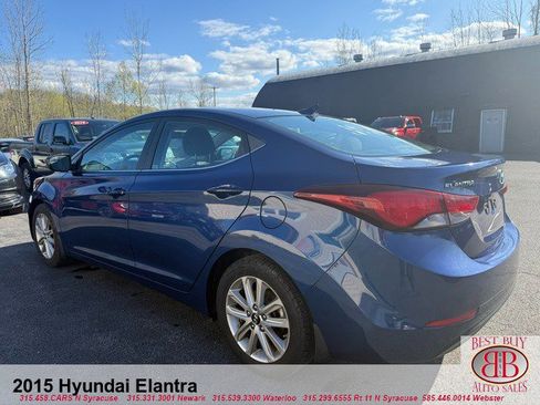 Used 2015 Hyundai Elantra SE w/ Option Group 03 FWD image 5