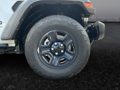 Used 2024 Jeep Gladiator Sport AWD/4WD image 28