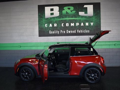 Used 2014 MINI Cooper 2-Door Hardtop image 7