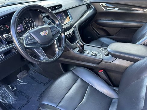 Certified 2022 Cadillac XT5 Premium Luxury FWD image 10