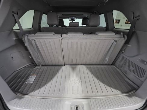 Used 2019 Toyota Highlander XLE image 22