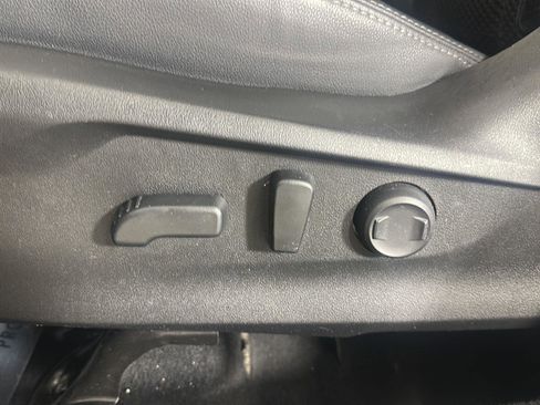 Used 2020 Subaru Forester Premium AWD/4WD image 6