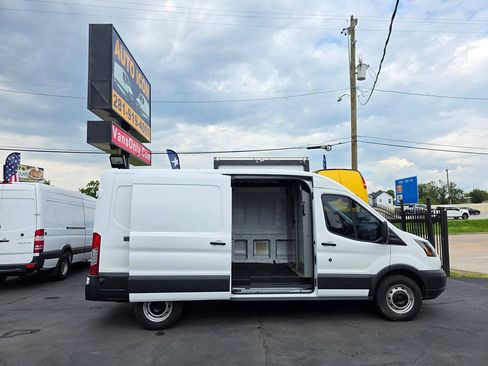 Used 2015 Ford Transit 250 148 Medium Roof RWD image 5