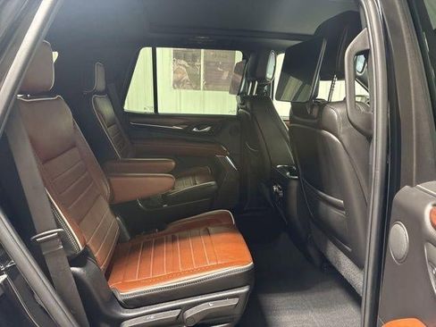 Used 2024 GMC Yukon Denali Ultimate AWD/4WD image 26