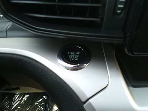 Used 2022 Ford Explorer XLT w/ Class IV Trailer Tow Package image 17