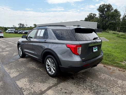 Used 2023 Ford Explorer XLT w/ Equipment Group 202A AWD/4WD image 7