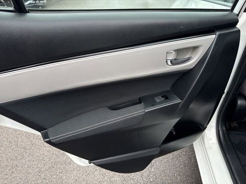 Used 2017 Toyota Corolla LE image 15