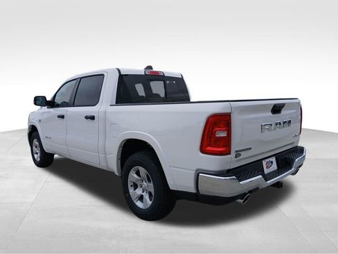 New 2026 RAM 1500 4x4 Crew Cab image 3