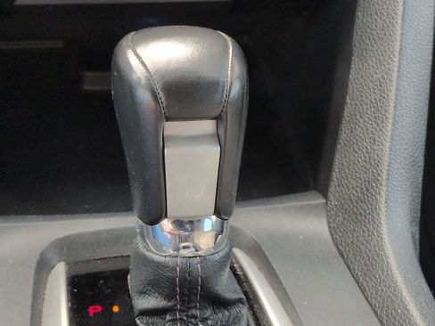 Used 2018 Honda Civic Touring image 29