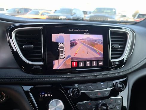 New 2026 Chrysler Pacifica Select image 6