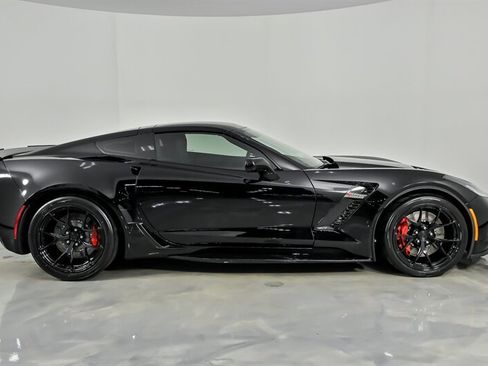 Used 2018 Chevrolet Corvette Z06 RWD image 14