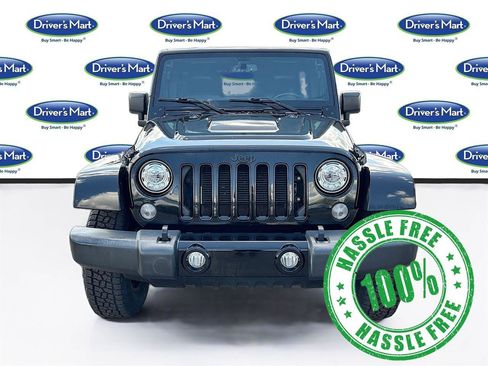 Used 2018 Jeep Wrangler Unlimited Sahara AWD/4WD image 2