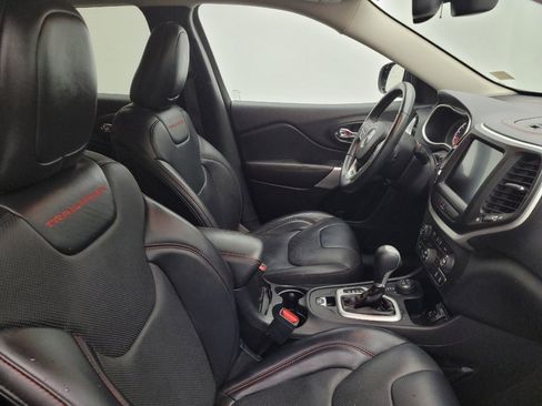Used 2017 Jeep Cherokee Trailhawk image 21
