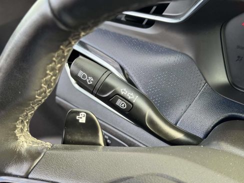 Used 2023 Chevrolet Bolt EUV Premier w/ Sun & Sound Package FWD image 9