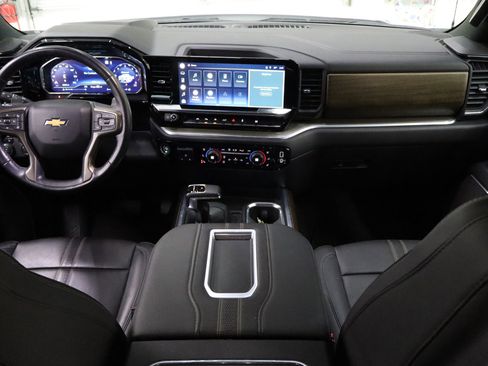 Used 2022 Chevrolet Silverado 1500 High Country w/ Technology Package image 28