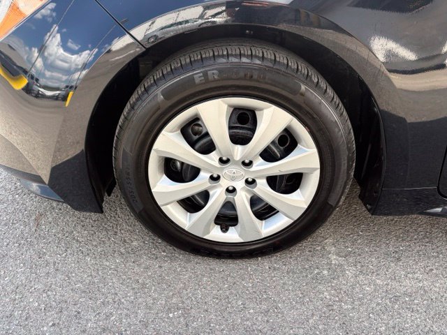 Used 2024 Toyota Corolla LE FWD image 13