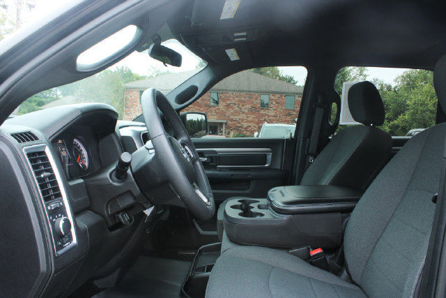 Used 2024 RAM 1500 Warlock AWD/4WD image 12
