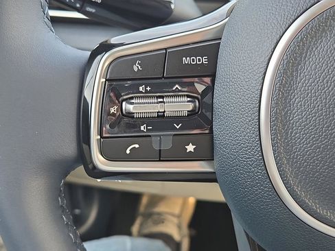 New 2026 Kia Carnival EX image 30