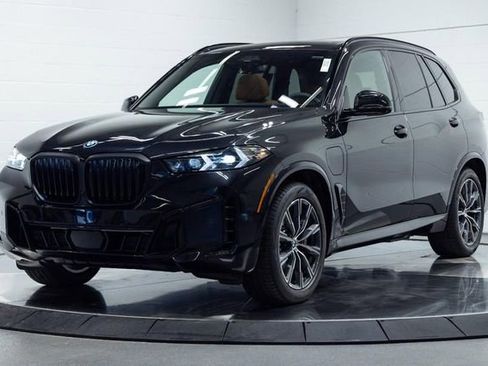New 2026 BMW X5 xDrive50e image 8