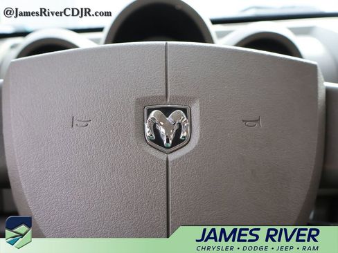 Used 2008 Dodge Nitro SXT image 26