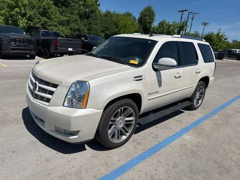Used 2013 Cadillac Escalade Premium AWD/4WD image 15
