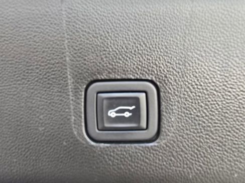 Used 2023 Chevrolet Traverse LT w/ Rear Camera Mirror Package AWD/4WD image 26