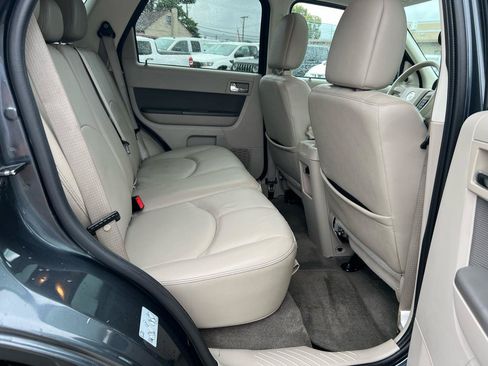 Used 2010 Mercury Mariner Premier FWD image 18