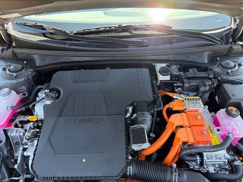 Used 2026 Hyundai Elantra Hybrid FWD image 12