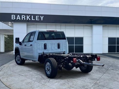 New 2026 GMC Sierra 2500 Pro w/ Convenience Package RWD image 4