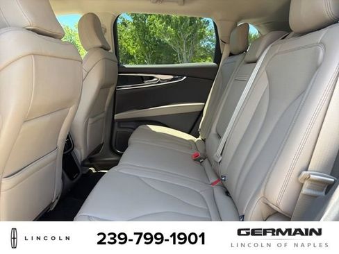 Used 2023 Lincoln Nautilus FWD w/ Premium Package image 13