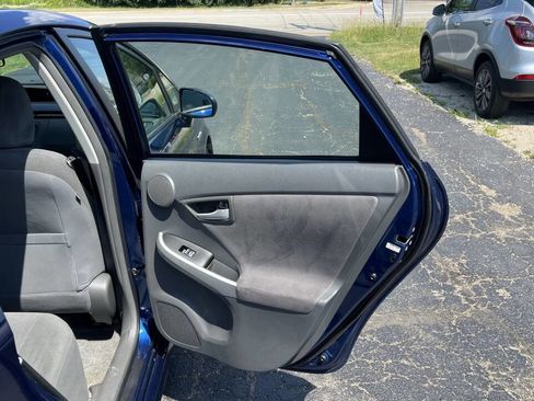 Used 2011 Toyota Prius Five image 29