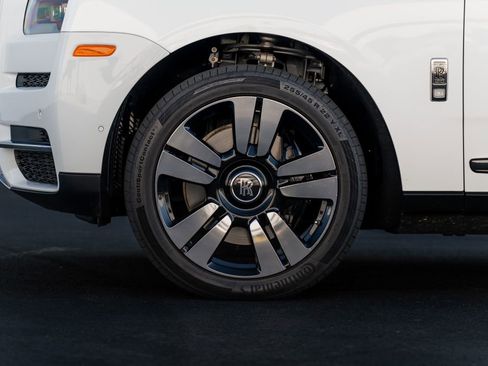 Used 2022 Rolls-Royce Cullinan image 10