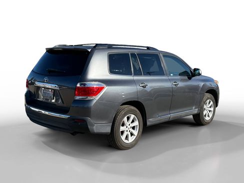 Used 2013 Toyota Highlander Plus image 5