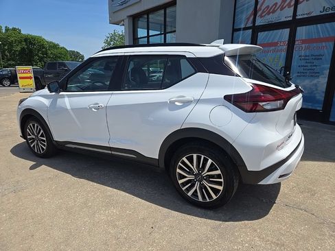 Used 2024 Nissan Kicks SR w/ SR Premium Package FWD image 7