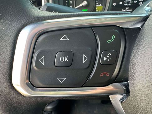 Used 2025 Jeep Wrangler Unlimited Sahara AWD/4WD image 20