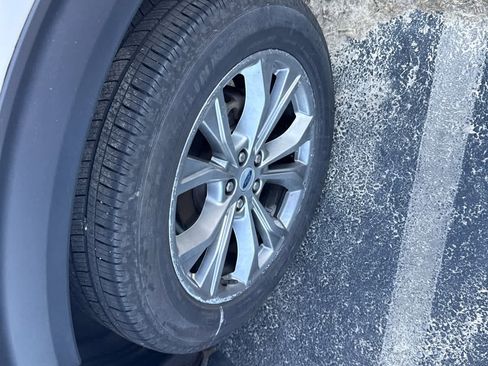 Used 2023 Ford Explorer XLT w/ Equipment Group 202A image 19