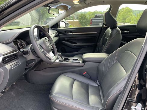 Used 2023 Nissan Altima 2.5 SR w/ SR Premium Package FWD image 4